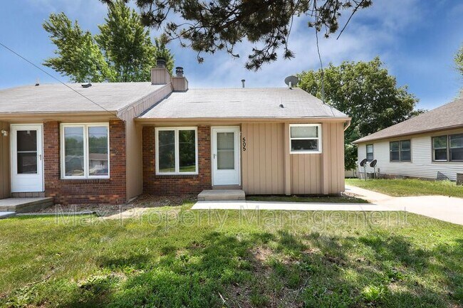 Building Photo - 505 E McKinley Ave