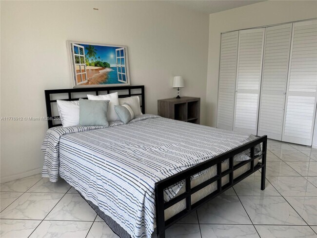 Building Photo - 3800 S Ocean Dr