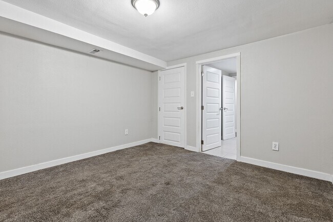 Building Photo - Recently Updated Home in Prime Sunnyside Neighborhood!
