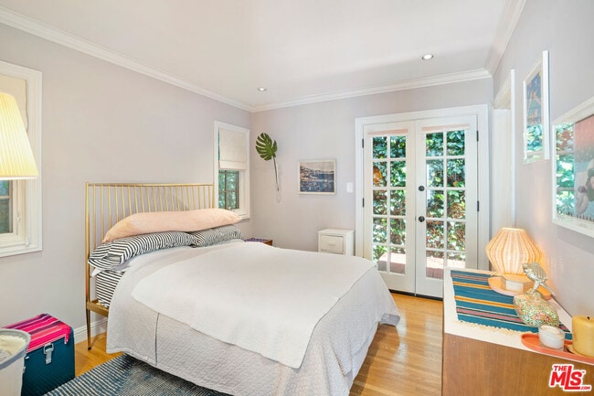 Building Photo - 432 Westbourne Dr