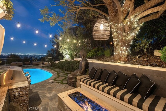 Building Photo - 3642 Alta Mesa Dr