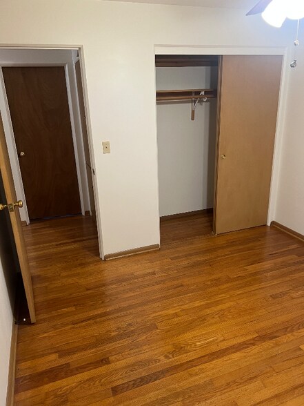 Building Photo - 1723 Parkway Dr