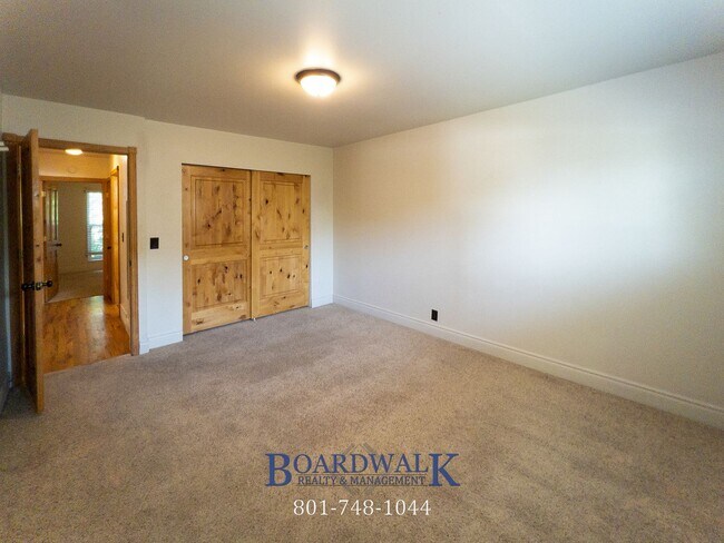 Building Photo - 1781 Lincoln Ln