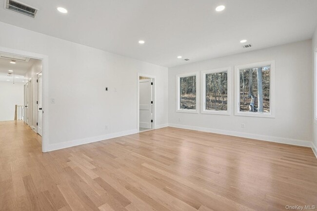 Building Photo - 400 Phillips Hill Rd