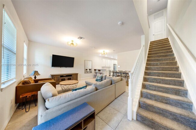 Building Photo - 5110 Eucalyptus Dr