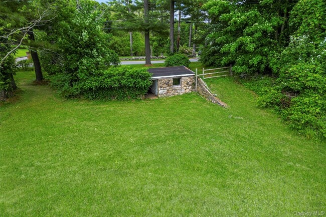 Building Photo - 73 Whippoorwill Rd