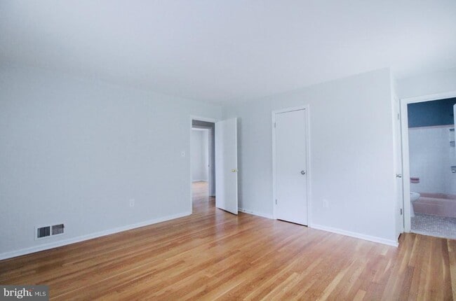 Building Photo - 412 Millwoof Dr