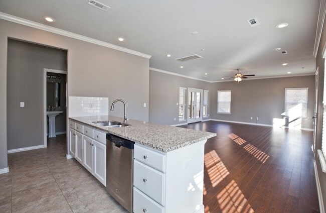 Building Photo - 3858 Williams Cove