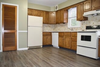 Building Photo - Three Bedroom Ranch in Northeast Grand Rapids