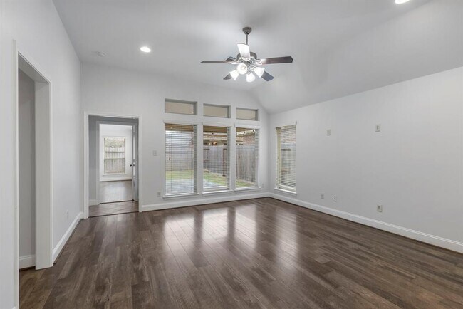 Building Photo - 1315 Cameron Park Ln