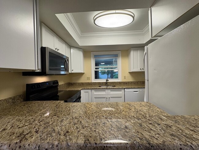 Building Photo - 802 Shorewinds Dr