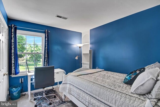 Building Photo - 3289 Kinross Cir