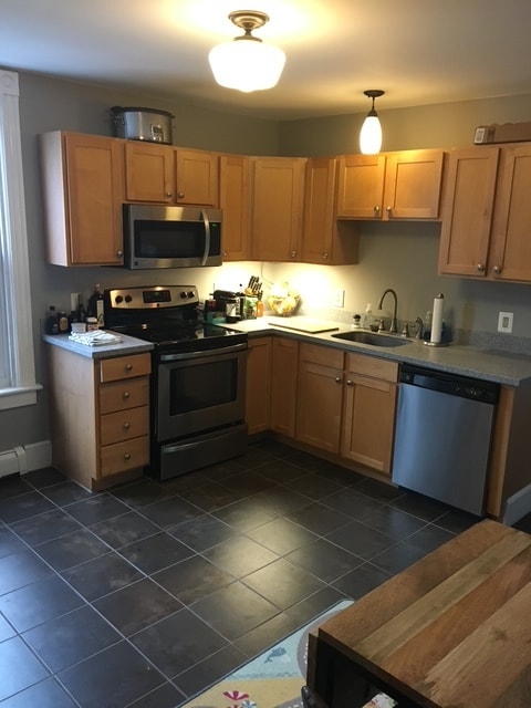 Building Photo - 58 Wilson St