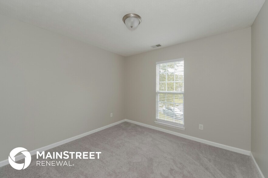 Building Photo - 706 Pinehurst Point