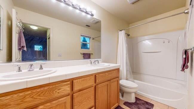 Building Photo - PURE Property Management - Adorable two-st...