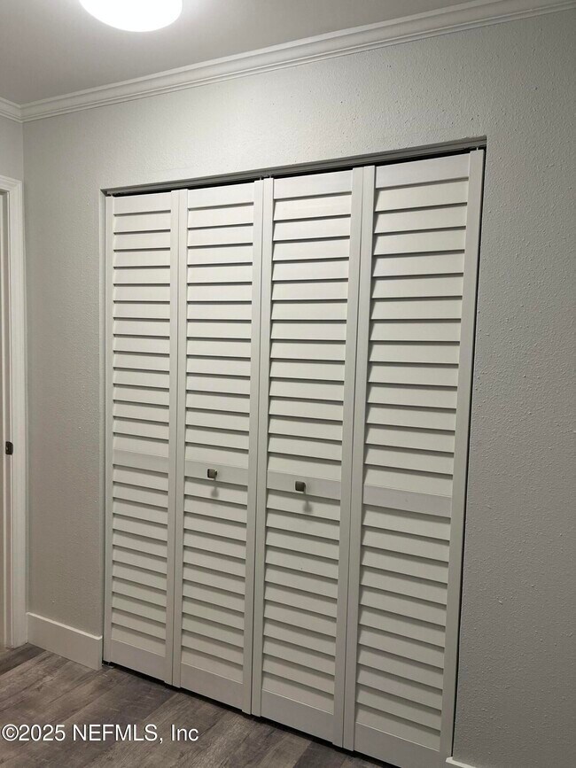 Building Photo - 200 Ironwood Dr