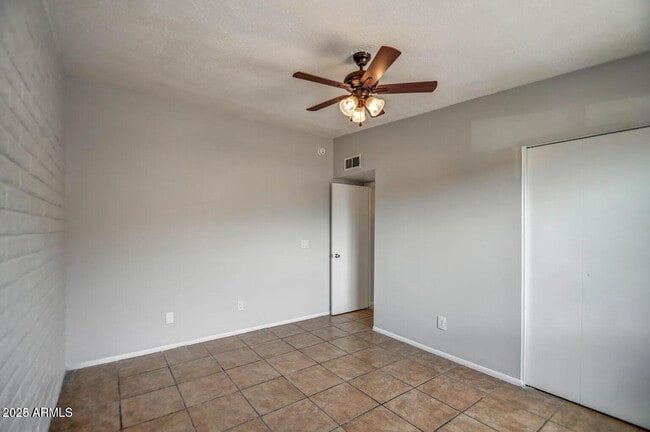 Building Photo - 1612 E Gaylon Dr