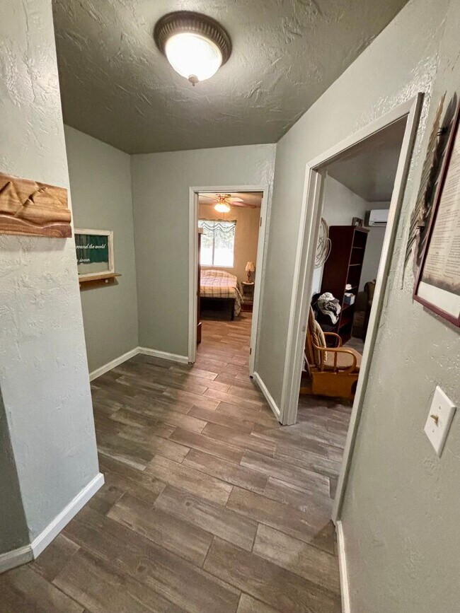 Building Photo - 4-BEDROOM 3-Bathroom FURNISHED Peaceful Country Living
