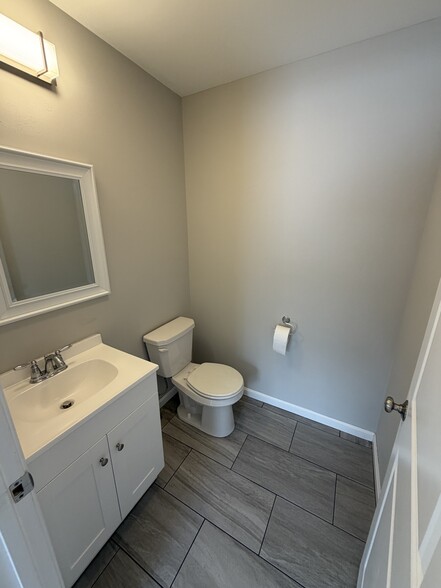 Building Photo - 27 Jefferson St