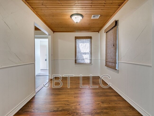 Building Photo - 224 W Ercoupe Dr