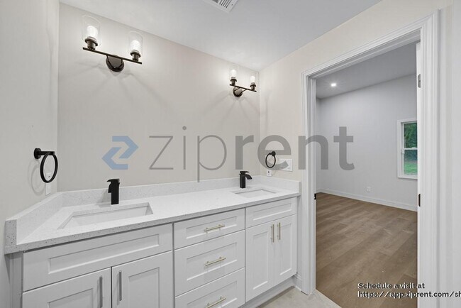 Building Photo - 981 Metropolitan Pkwy SW