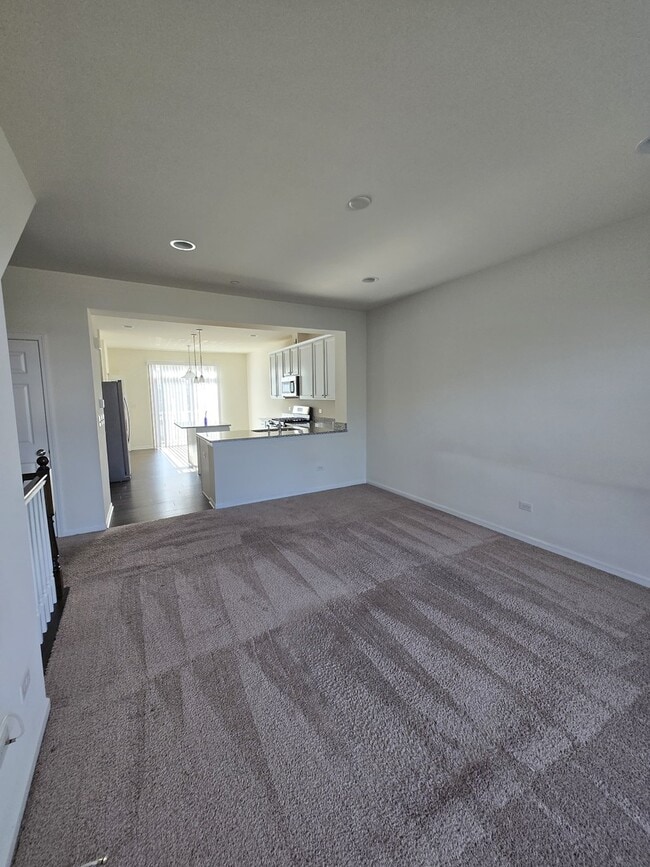 Building Photo - 522 Fairway Dr