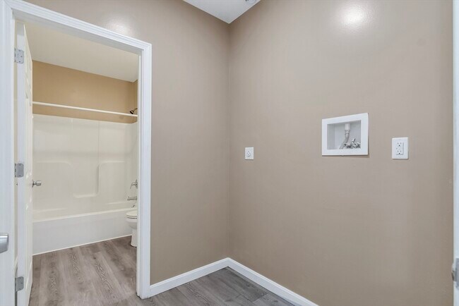 Building Photo - 202 Broadway