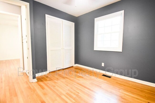 Building Photo - 1355 N Rdg St