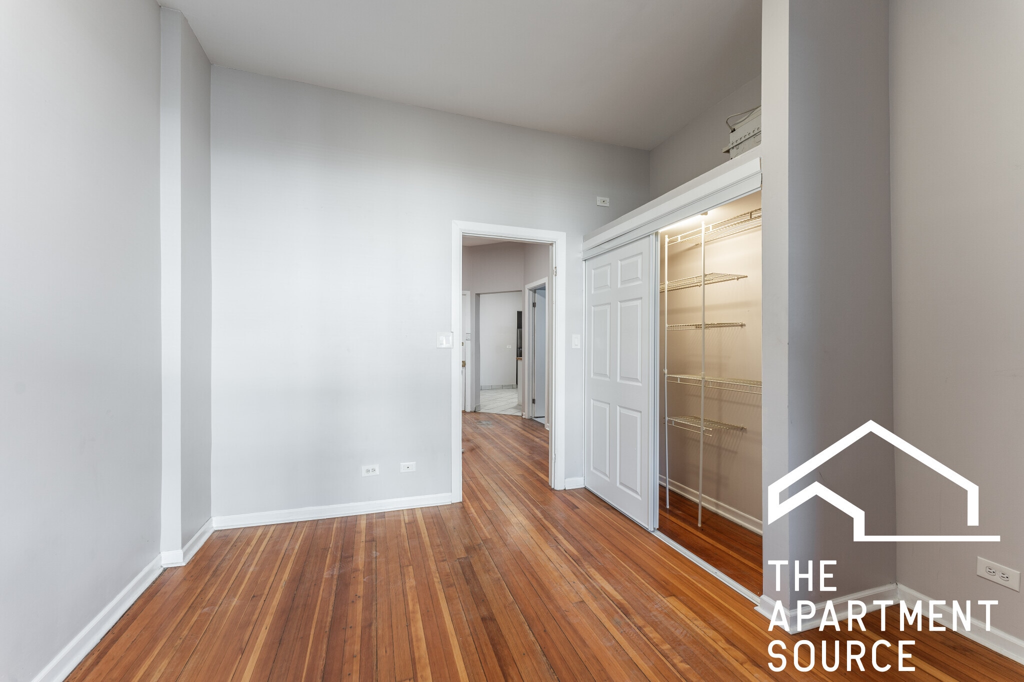 Building Photo - 2202 W Belmont Ave