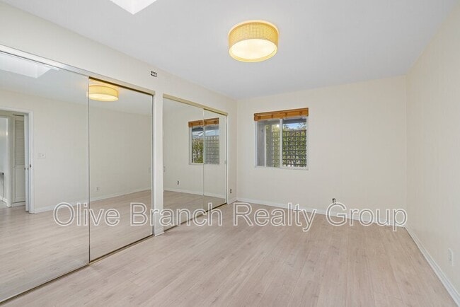 Building Photo - 12827 Rubens Ave