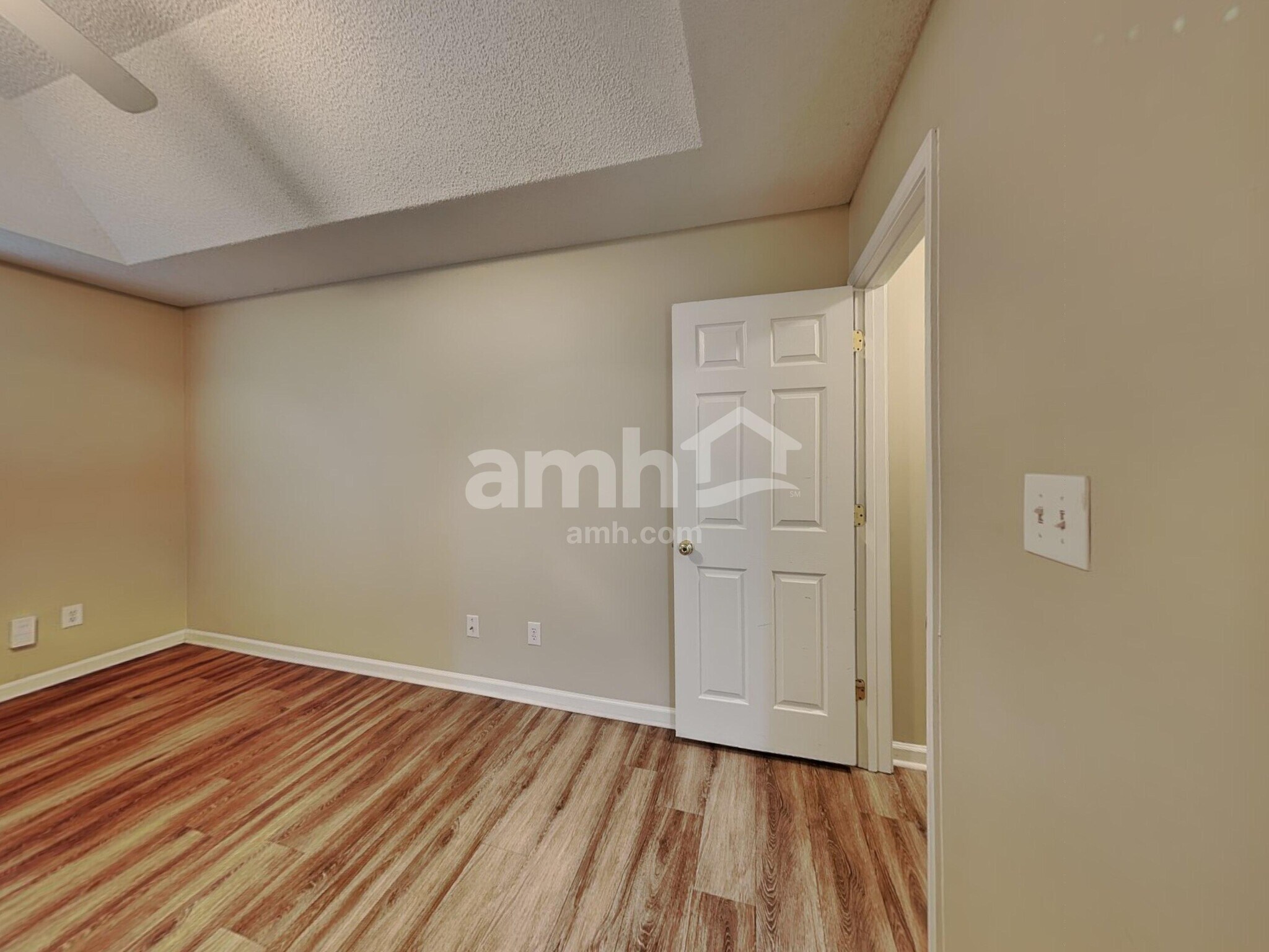 Building Photo - 4832 Asherton Pl NW