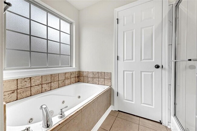 Building Photo - 6016 S 36th St