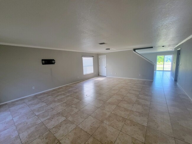 Building Photo - Sonnet Glen