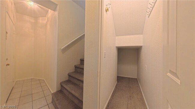 Building Photo - 2050 W Warm Springs Rd