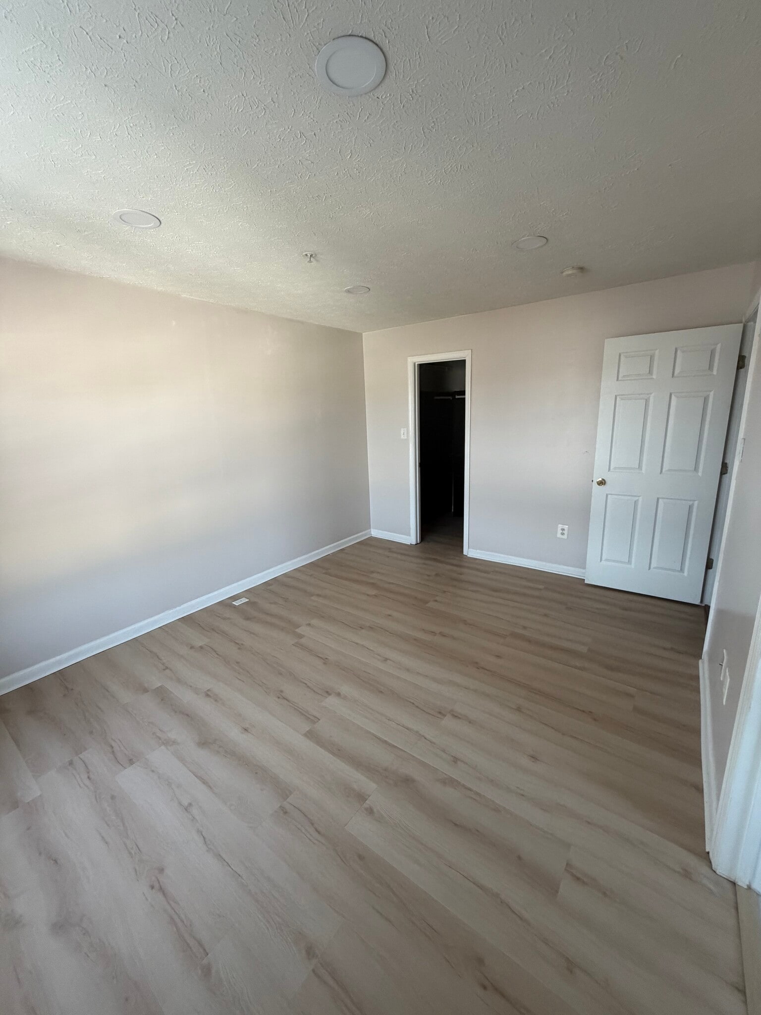 Master bed room - 4675 Harrier Way