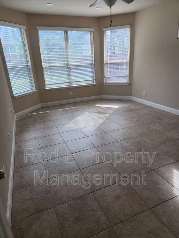 Building Photo - 1806 Ayleth Ave