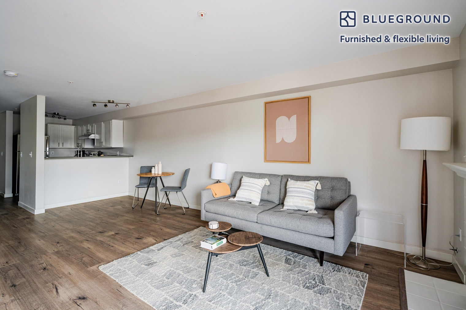 Building Photo - 526 Yale Ave N