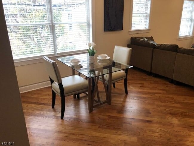 Building Photo - 208 Lenox Ave