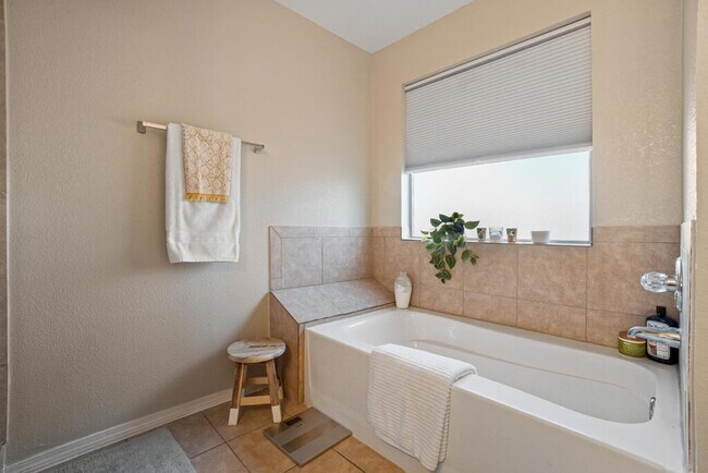 Building Photo - 10548 Canyon Sage Dr