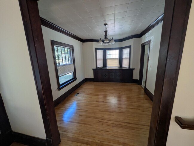 Building Photo - 3029 Fremont Ave S