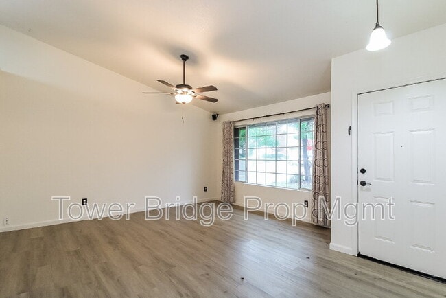 Building Photo - 4726 Stuart St