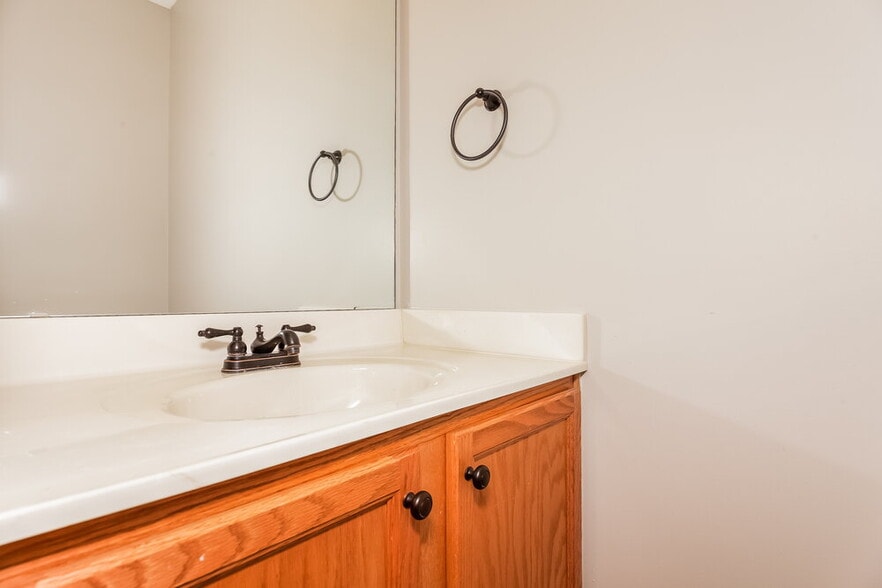 Building Photo - 6812 Blake Brook Dr
