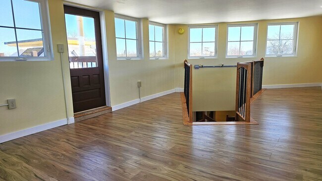 Building Photo - 141-141 N Champlain St