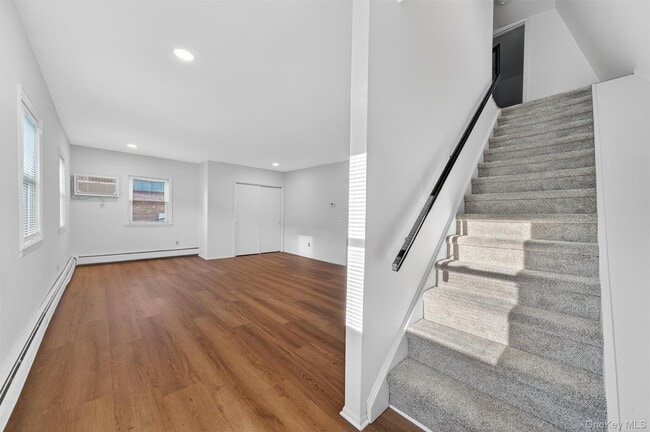 Building Photo - 12 Scotchtown Ave