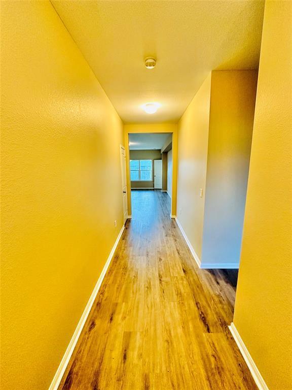 Building Photo - 704 Silver Wing Dr