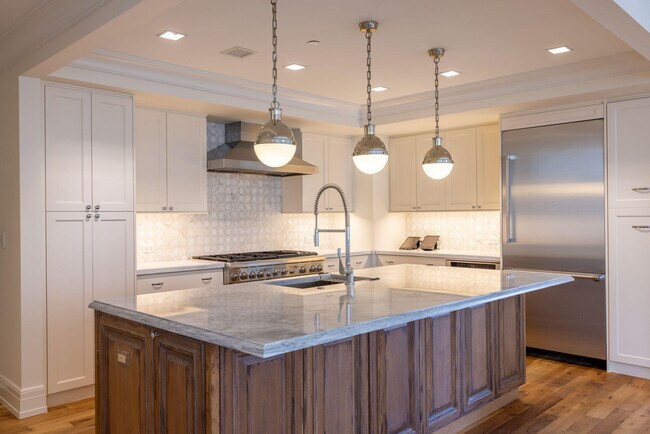 Building Photo - 600 Woodward Ave