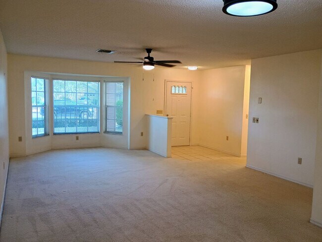 Building Photo - 2 bedroom 2 bathroom Large House for rent ...