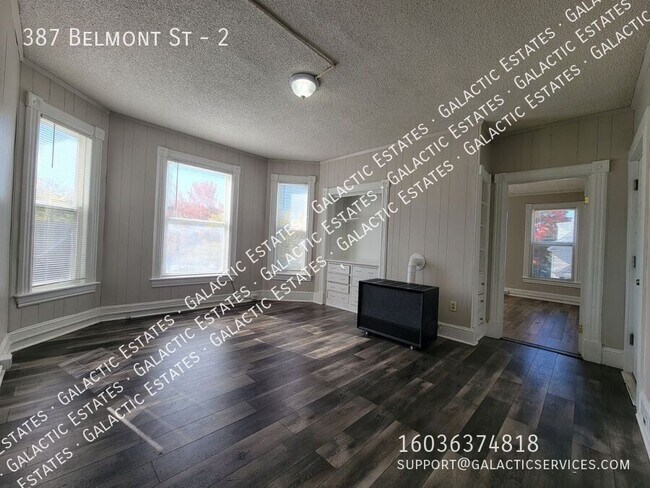 Building Photo - 387 Belmont St
