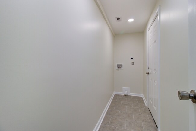 Building Photo - Spacious & Updated 3BR/2BA – North Charleston Living at Its Best