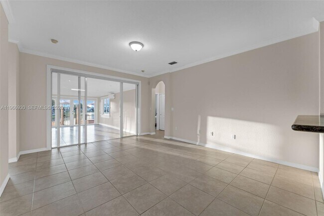 Building Photo - 2280 SW 152nd Pl